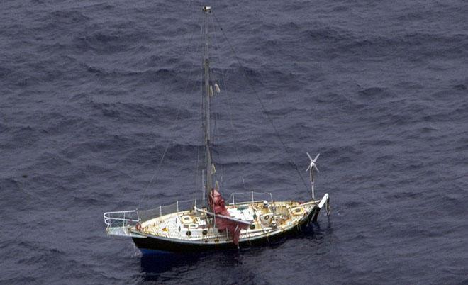 Elsie found in the Southern Ocean with her mast still standing on his last attempt ©  SW